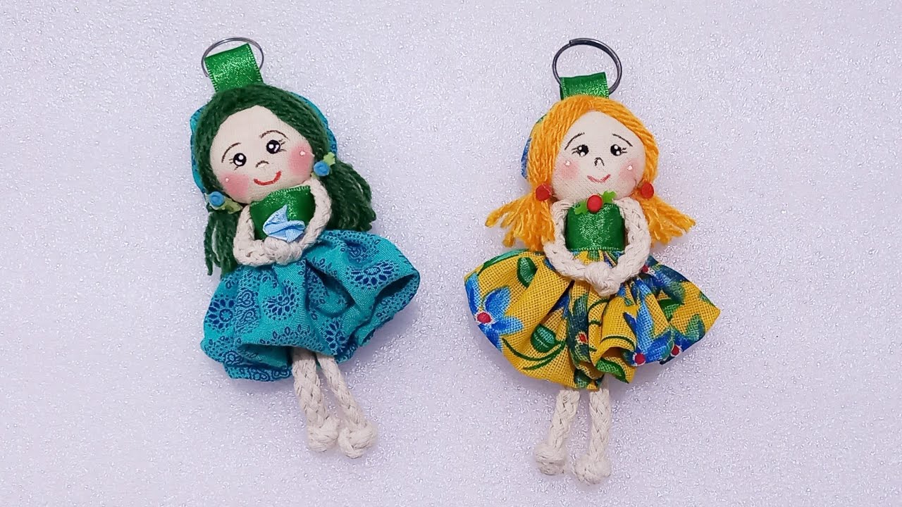 Como Fazer Uma Bonequinha Chaveiro Muito Fácil De Fazer, Feita De Fuxico E Retalhos