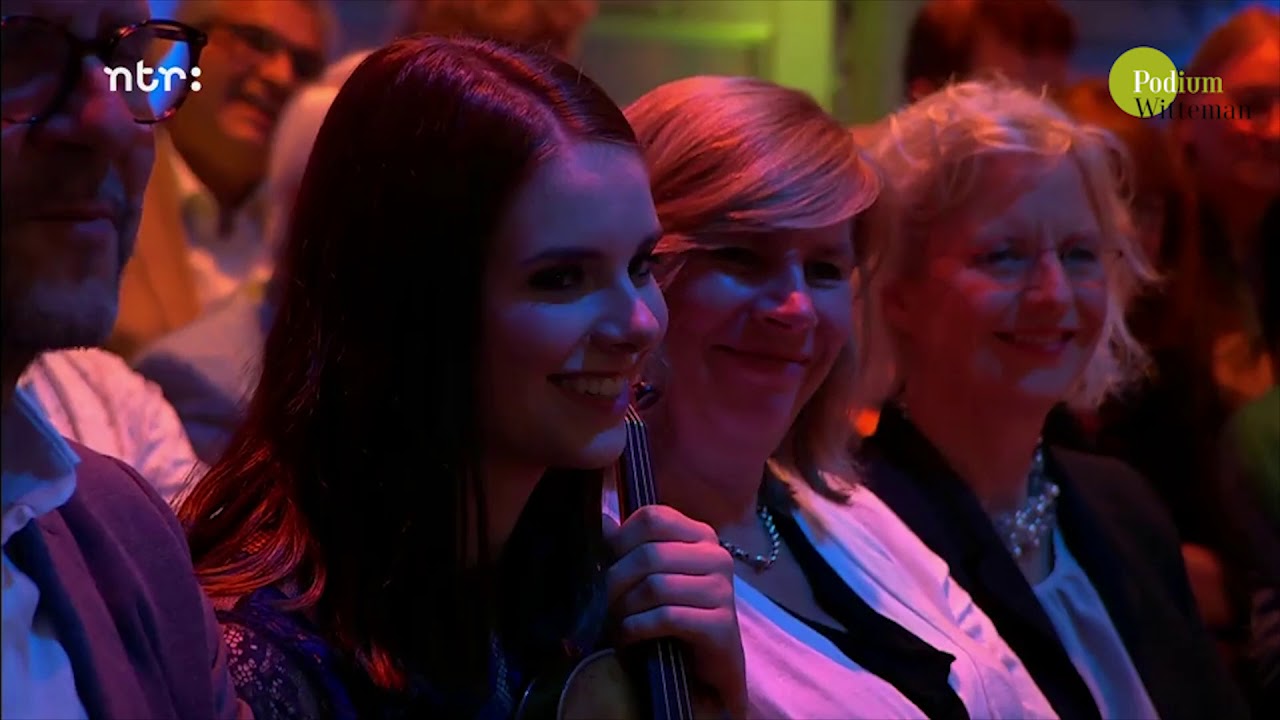 Mike zingt vals | Podium Witteman