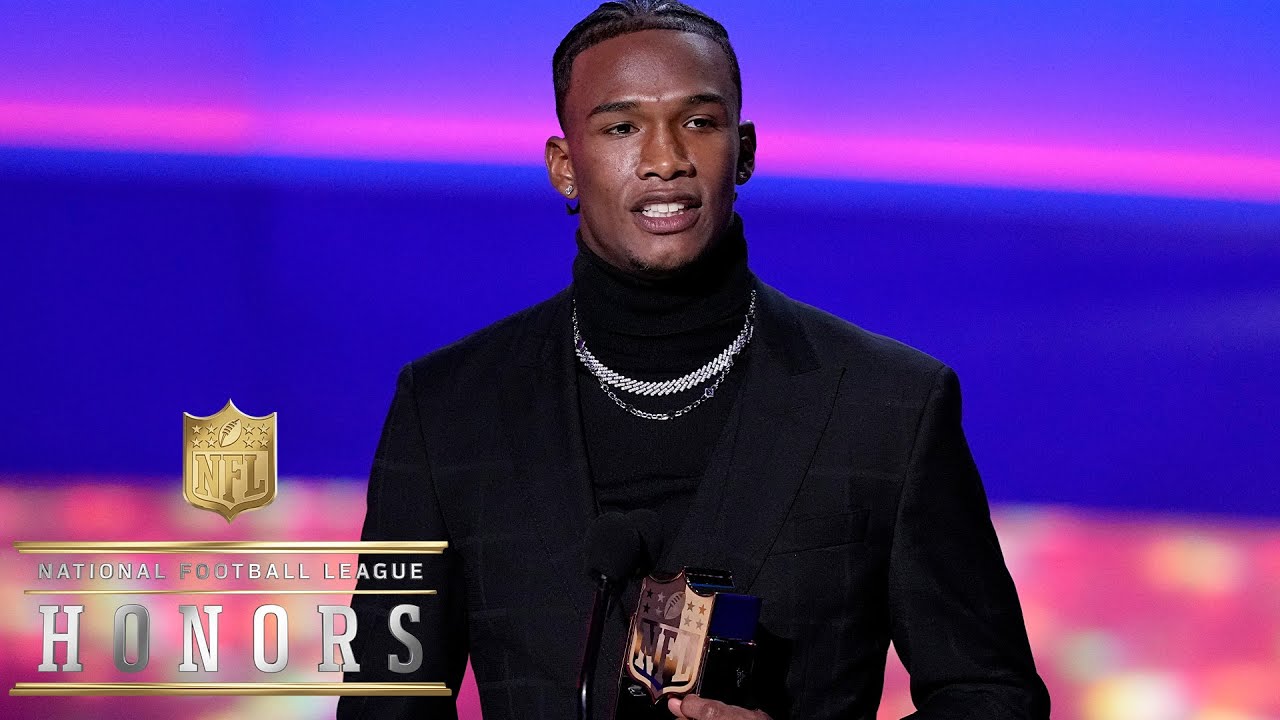 Garrett Wilson Wins Offensive Rookie of the Year Award | 2023 NFL Honors