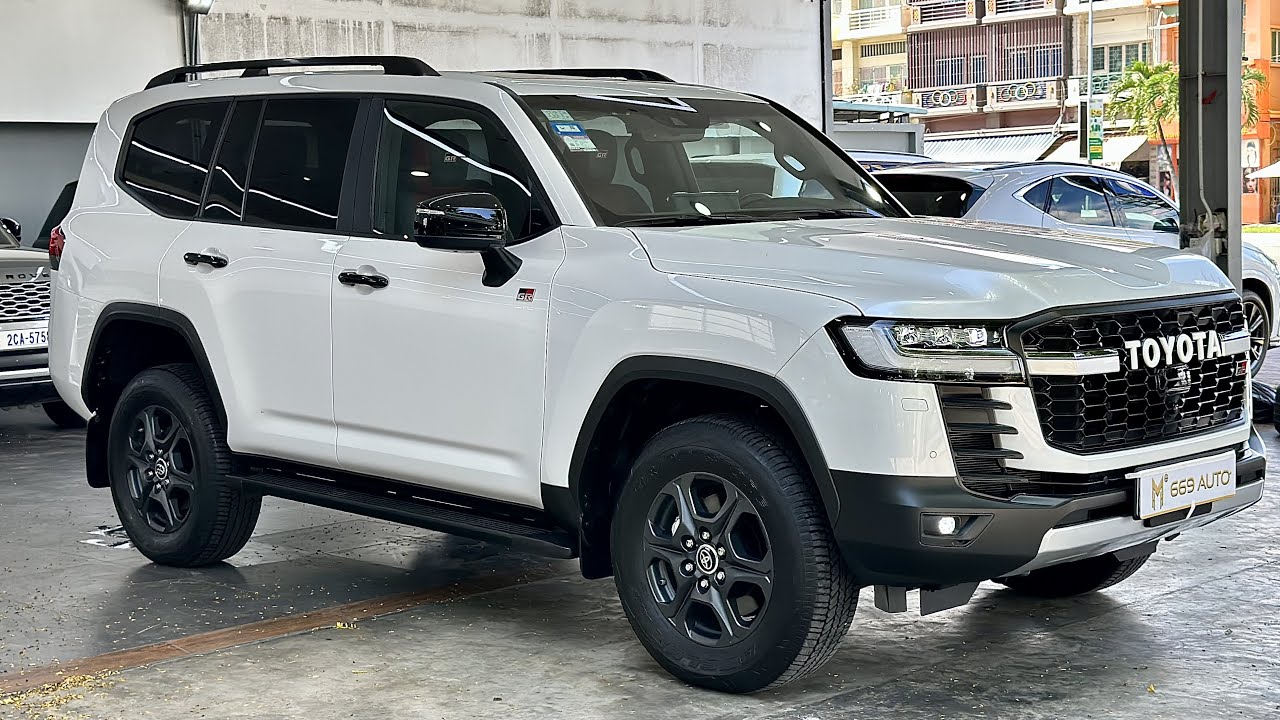 2023 Toyota Land Cruiser LC300 - Land Cruiser GR Sport 3.5L Twin Turbo | Exterior and Interior