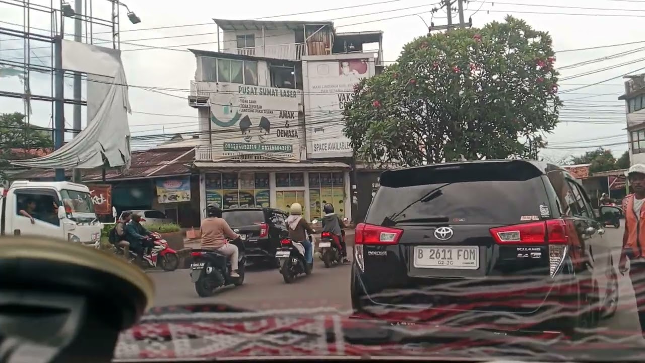 Day 22 kerja; Jalanan cukup lengang dan sejuk 🙂