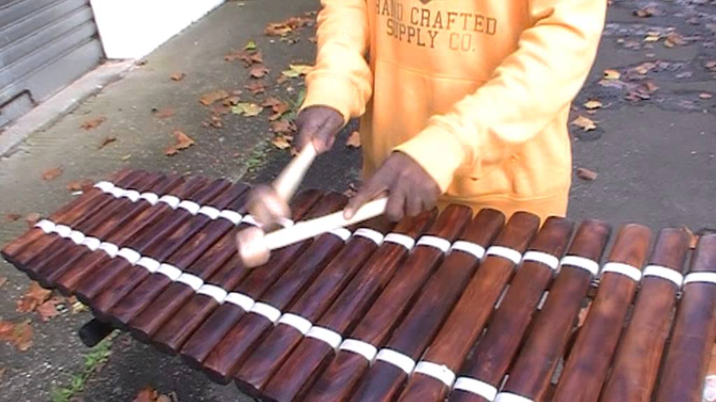 Soli rapide au balafon mandingue par Livio Camara
