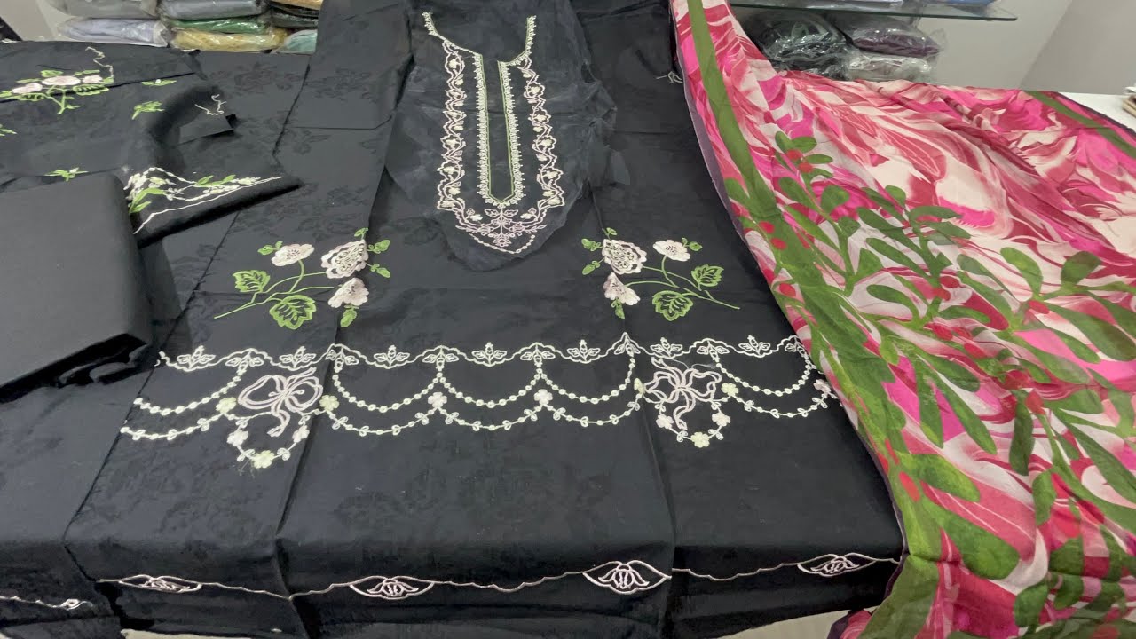 #coco #embroidered #lawn #ramadan #eidspecial Order on WhatsApp 7610387608