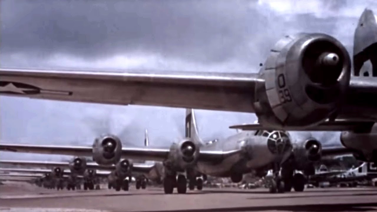 Boeing B-29 Superfortress original footage/sound - taxiing and takeoff