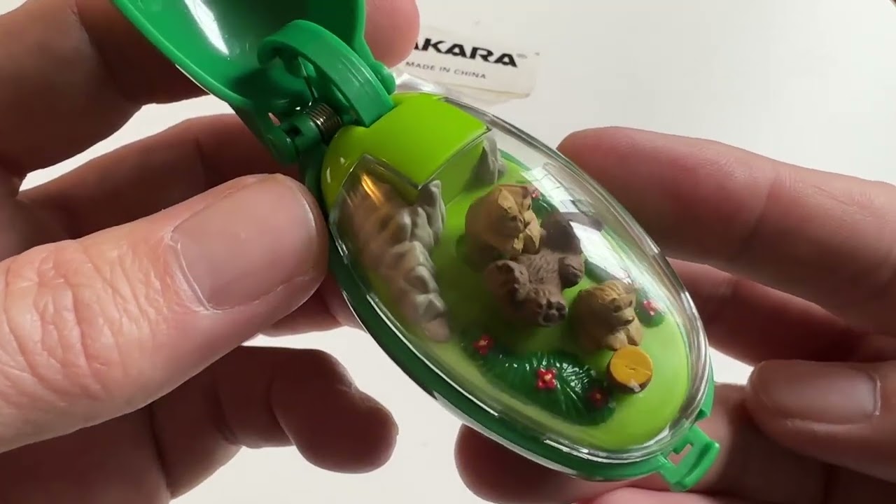 Unpacking a 1993 Takara Pocket Critter for the first time! Honey Bears -H3226 TEDDY BEAR