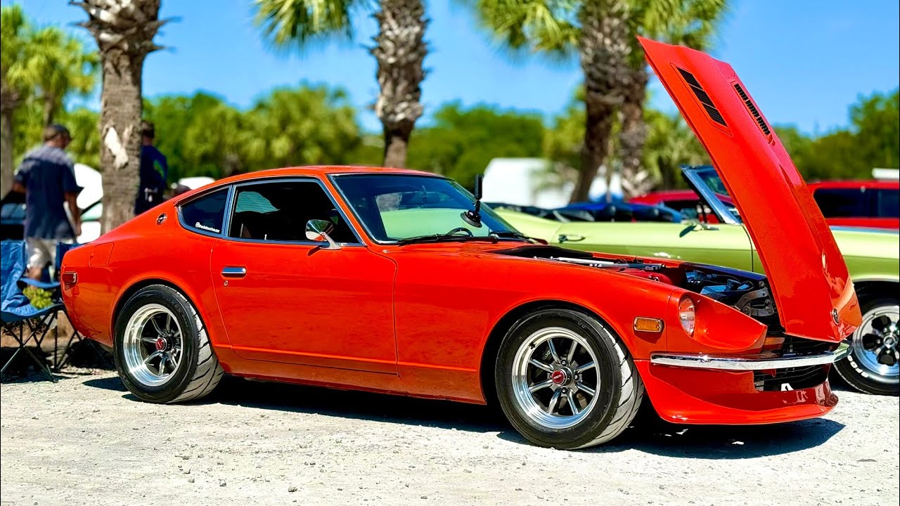 POV: Grabbing a snack in the 280z | Binaural Audio