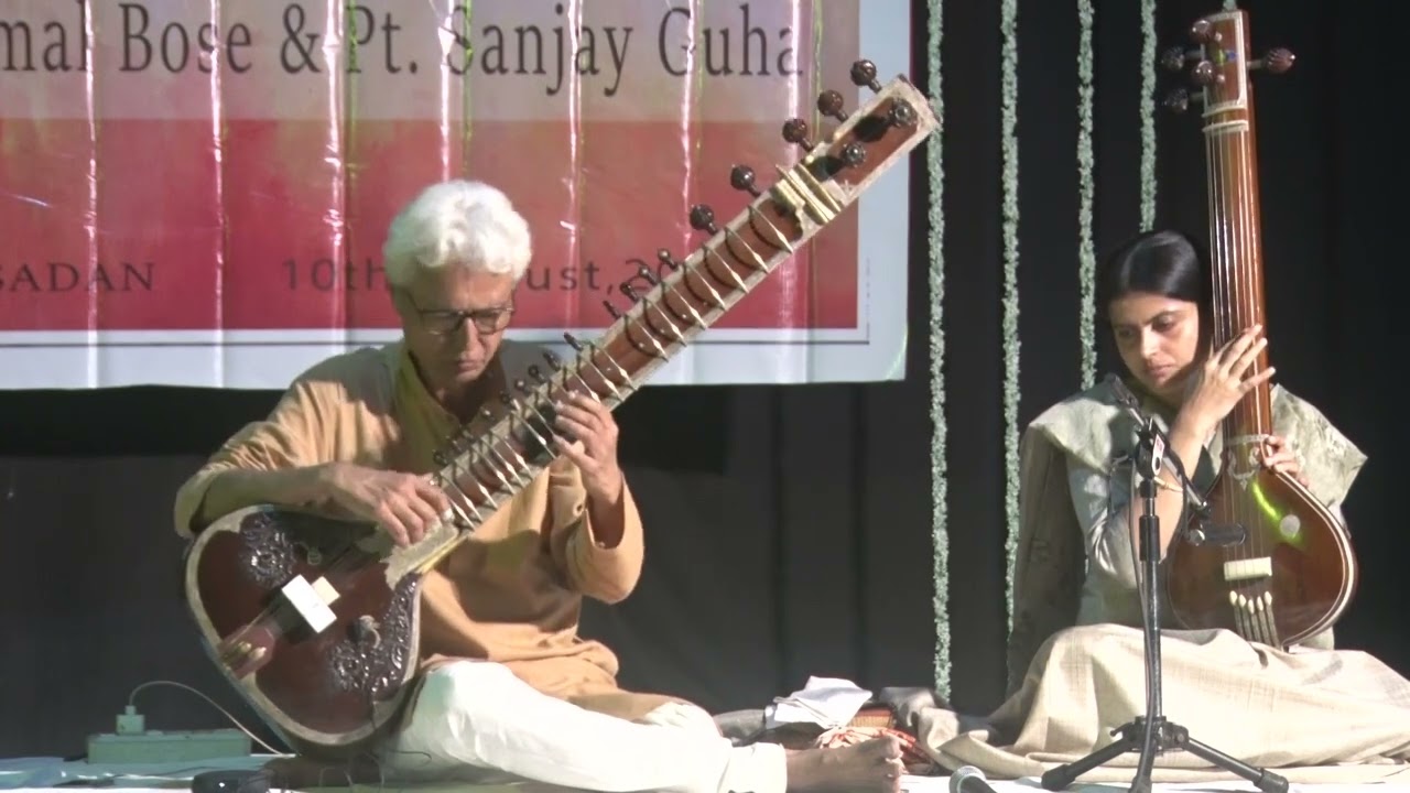 Raag Charukauns: Sitar: Tirthankar Banerjee, Tabla: Hindole Majumder