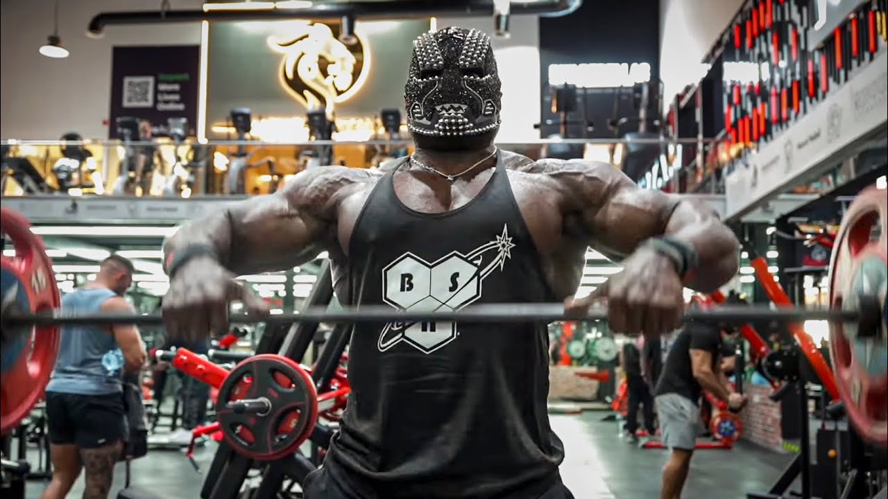 “Superhero Wannabe” 3D shoulder workout