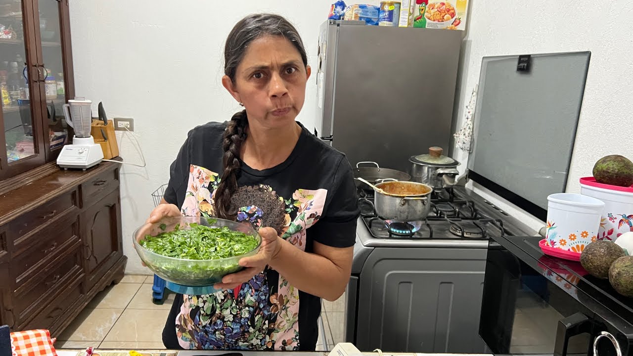 Seño alejandra  está en vivo tortas de berro