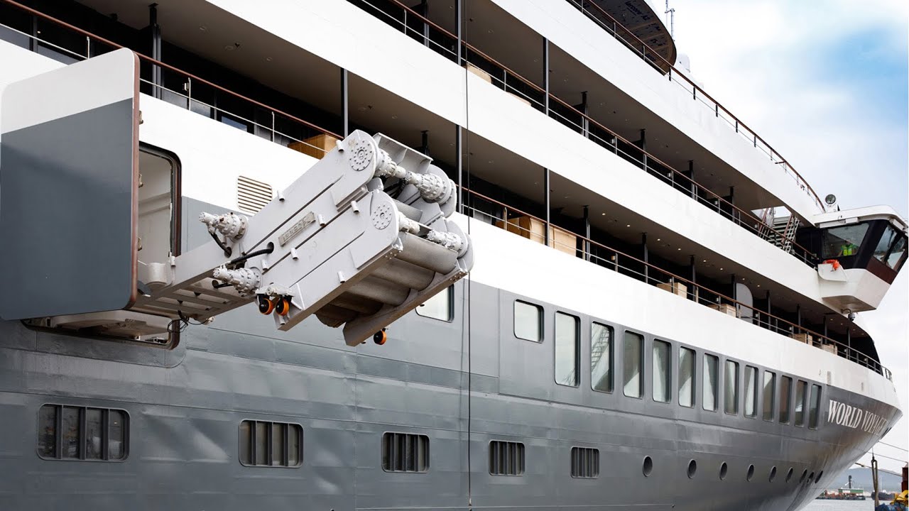 FERRI - Electro-Hydraulic Foldable Gangway