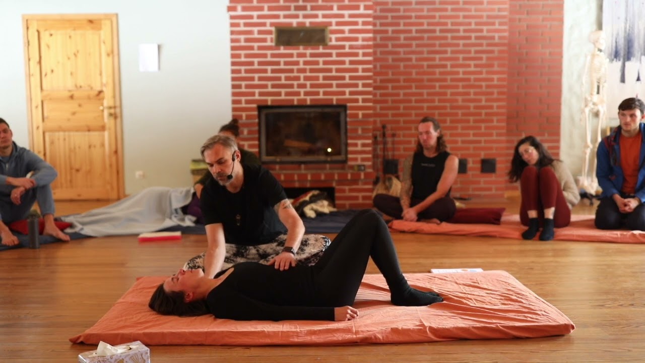 Releasing Tension from the Pelvic Belt with Nisarga Eryk Dobosz