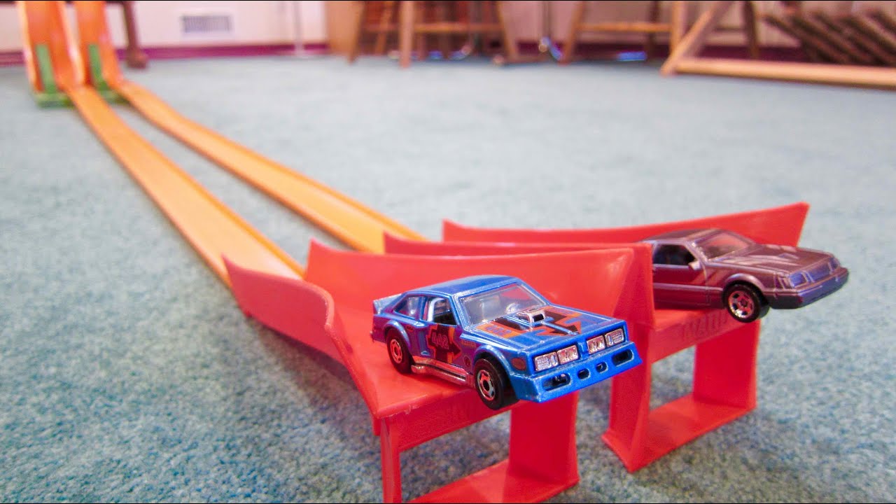 1968 Hot Wheels Dual Action Stunt Set