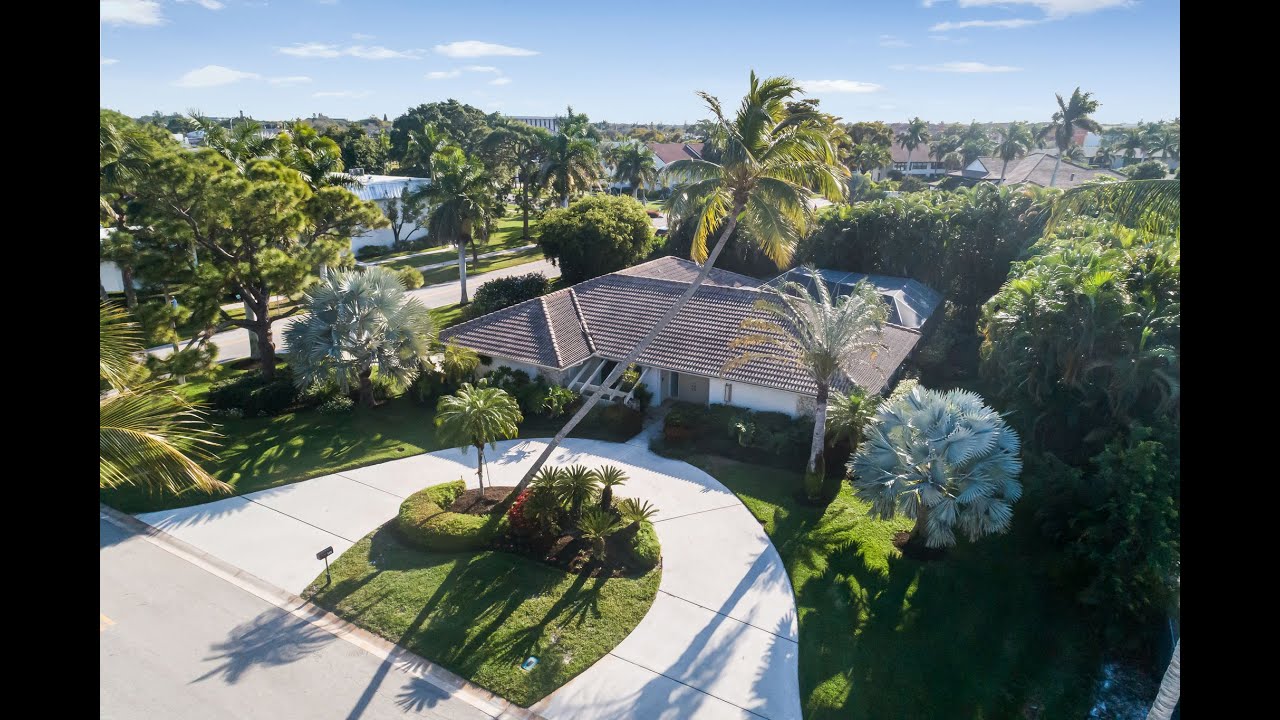 748 Willowhead Drive Homes for Sale in Park Shore Naples, Florida