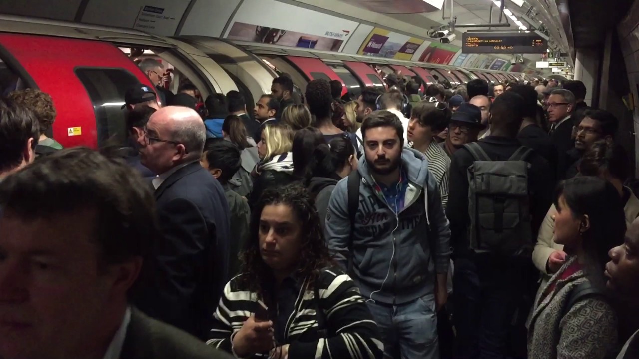 CENTRAL LINE | OXFORD CIRCUS STATION | LONDON UNDERGROUND | PEAK HOURS