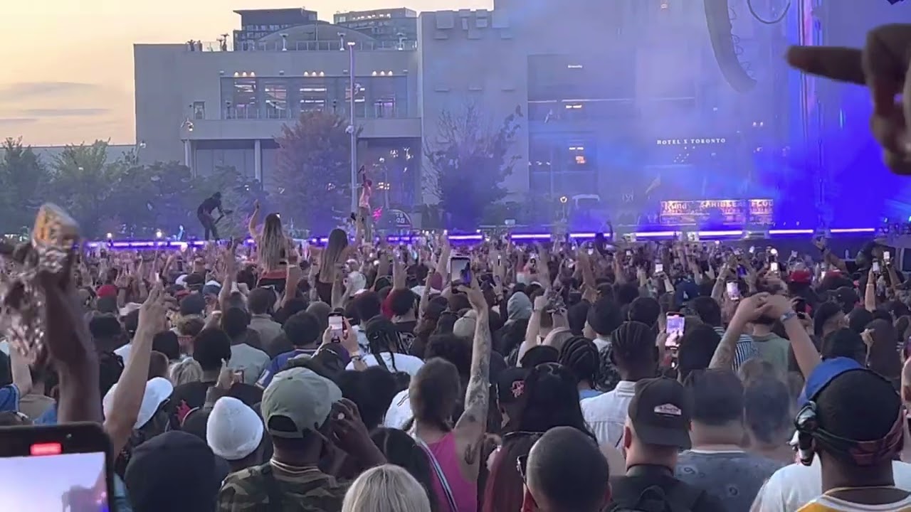 Tory lanez rolling loud performance 2022