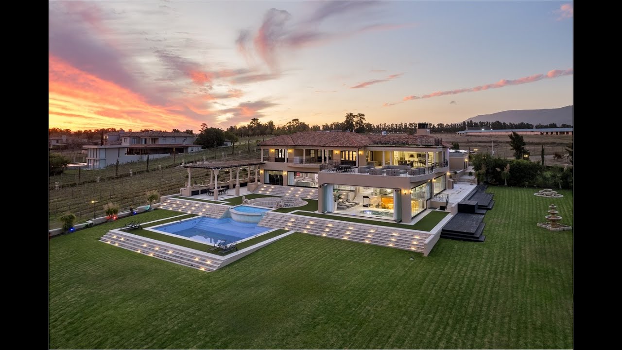 Exceptional Villa in Sante Winelands Estate!