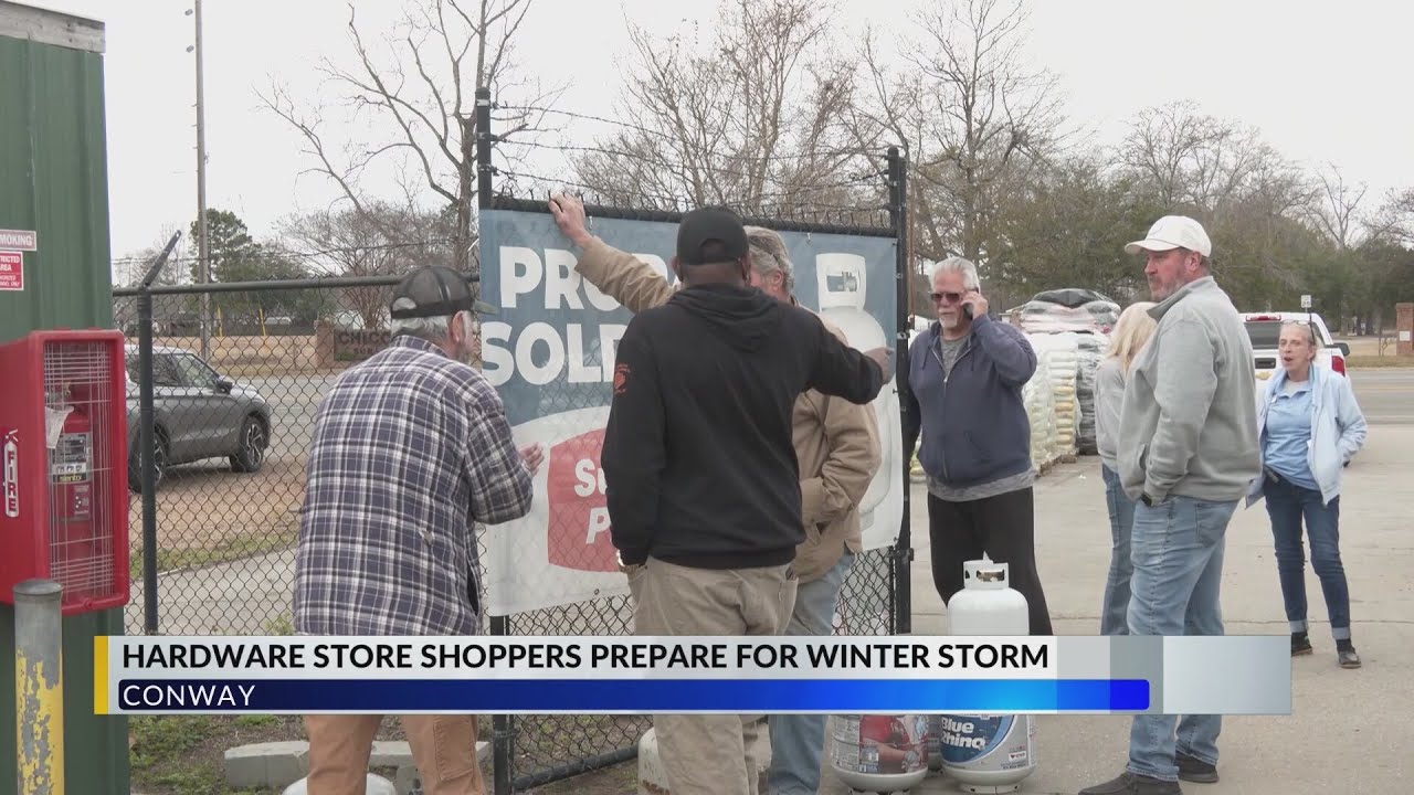 Conway hardware store sees crowds ahead of wintry weather