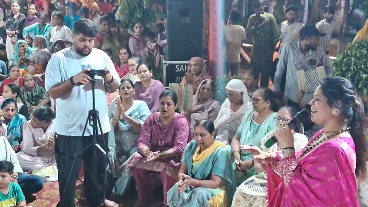 Singer Meenu Arora 