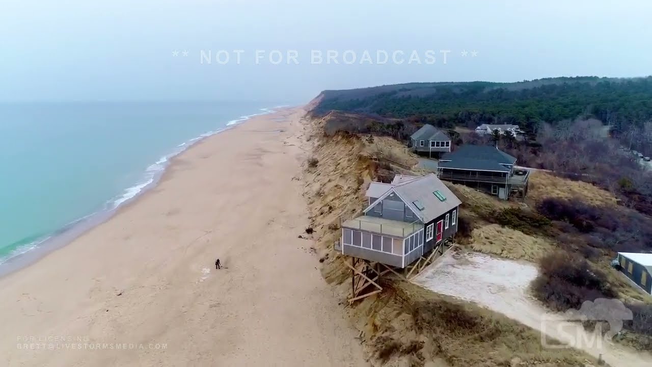 01-28-2022 Truro,  MA -  Home In Danger Of Collapsing Into Ocean Ahead Of Forecasted Blizzard