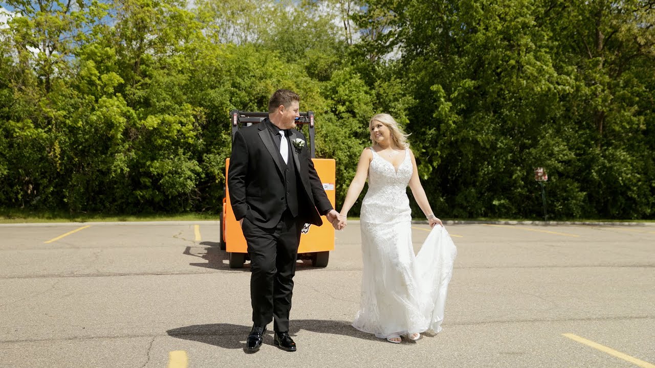 Kyle + Alissa | A Michigan Wedding at the St. Johns Inn