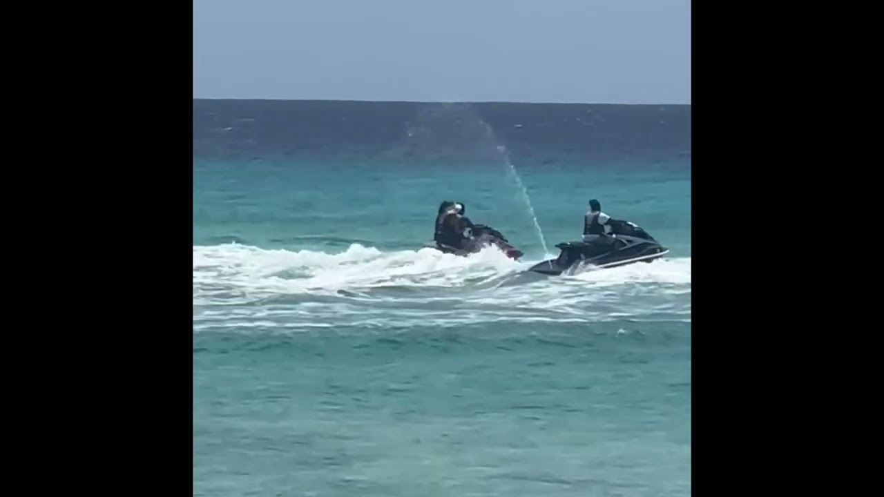 BERRYS DAY AT THE BEACH| TURKS AND CACIOS