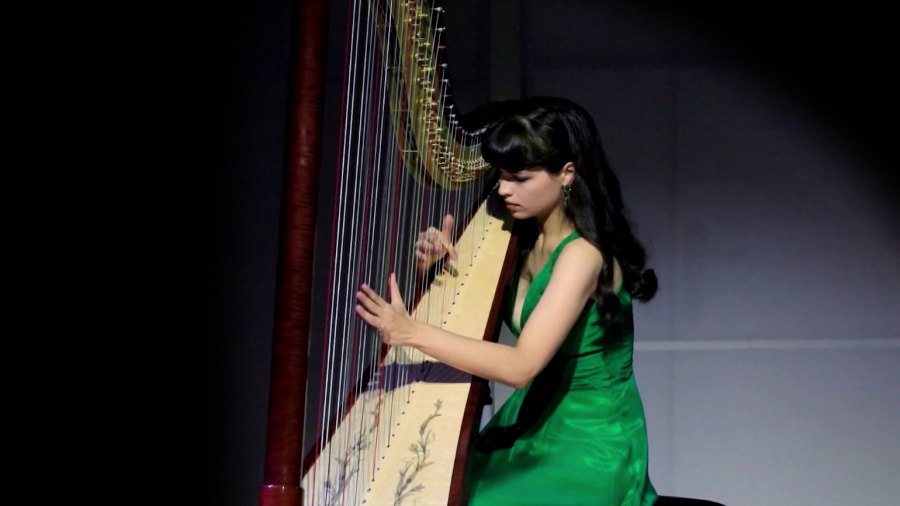 J S Bach Toccata and Fugue in D moll Maria Mikhailovskaya Harp