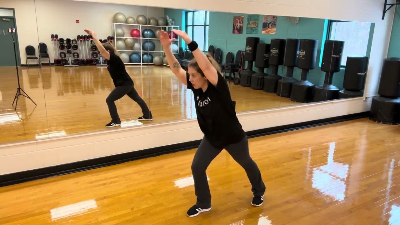 Zumba with Arielle - “Sol y Arena” by Gente de Zona