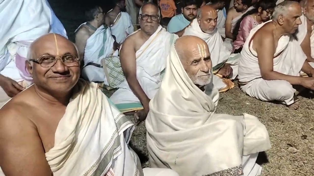 ರಾಮನಾಥಪುರದ ಜನಾರ್ಧನ್ ಅವರು ಗಜೇಂದ್ರಮೋಕ್ಷ ಬಗ್ಗೆ ದೊಡ್ಡ ಮಗ್ಗೆಯಲ್ಲಿ ಉಪನ್ಯಾಸ ಮಾಡಿದರು