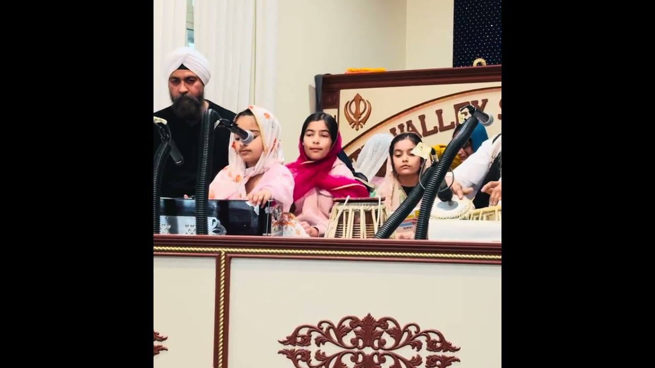 Sarvan Kaur performing the Shabaad at Sikh Temple Livermore Ca 🙏