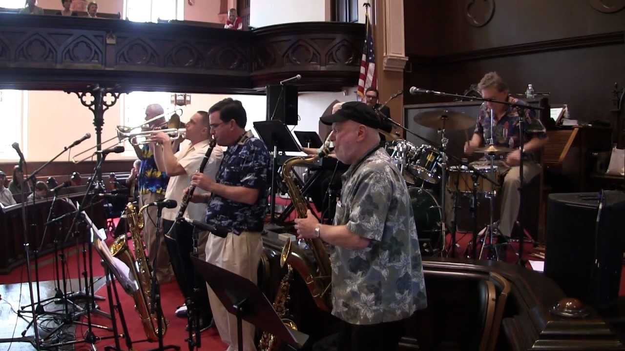 Bourbon Street Parade - Heartbeat Dixieland Jazz Band