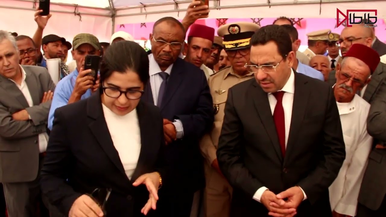 عامل إقليم طاطا يشرع في تدشين مشاريع لتعزيز الربط الطرقي بالجماعة الترابية تزغت.