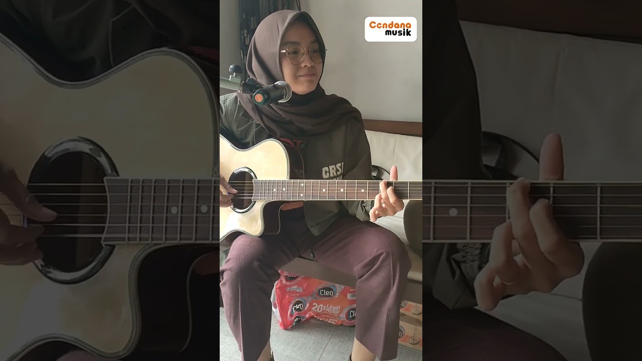 @cendanamusik SALMA INDONESIA IDOL BELI GITAR DI CENDANA MUSIK