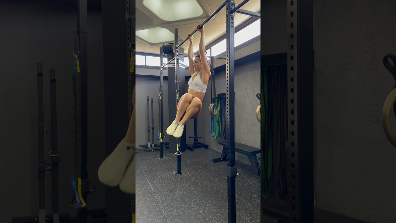 Hanging Oblique Knee Raise