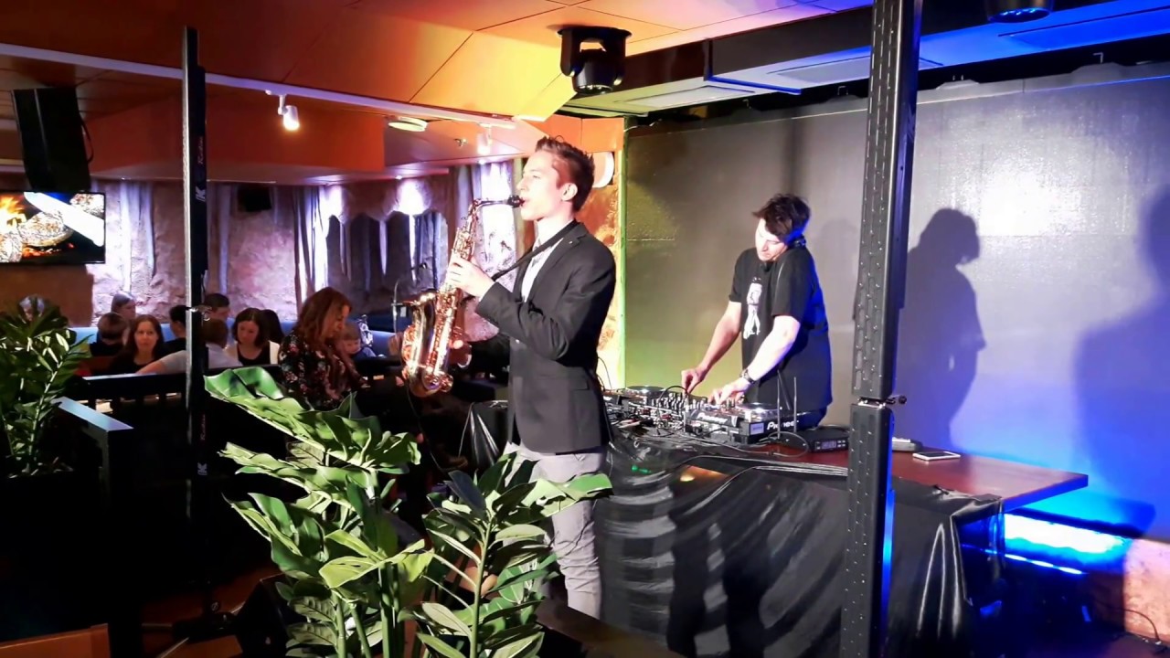 S&Auml;X Cavernassa live