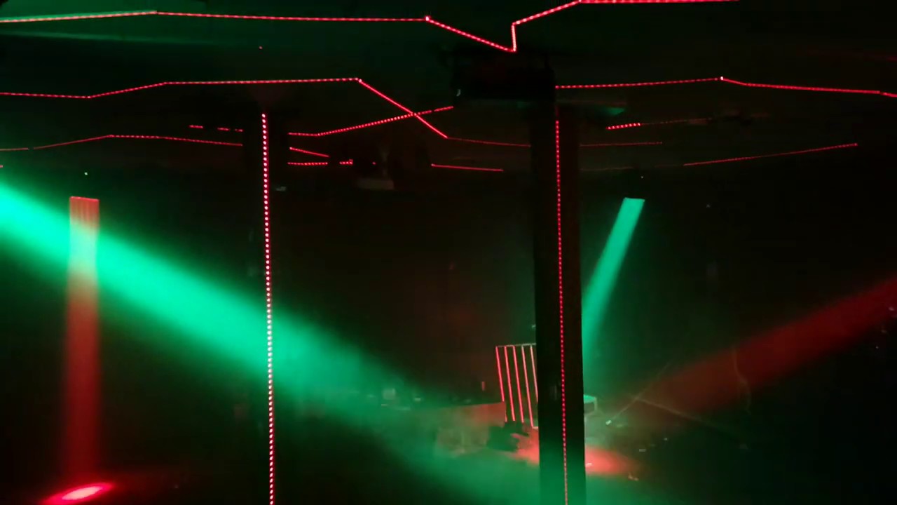 Neue Moving Lights für „Frau Manfred“