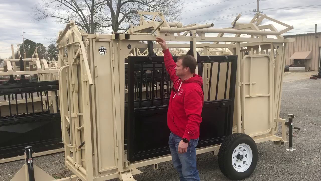 C&B Hereford Mobile Squeeze Chute w/Palp Cage