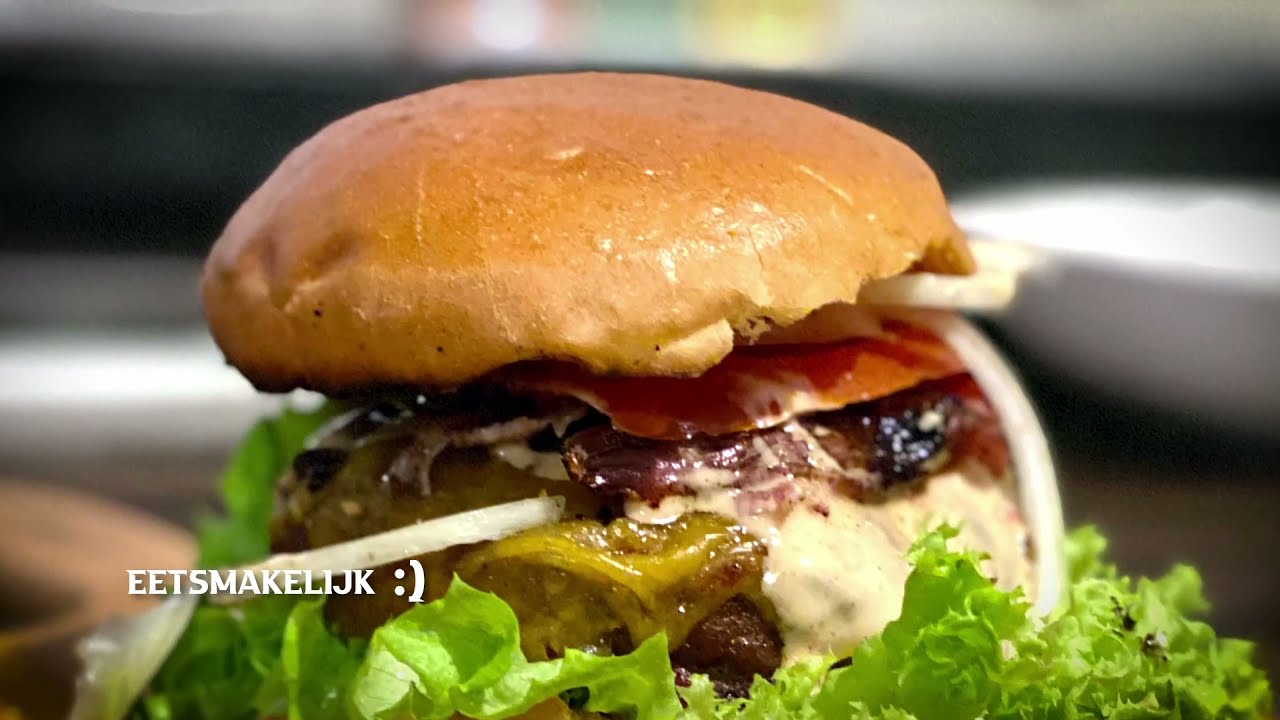 BBQ Bastard | Making Hamburgers on the Bastard