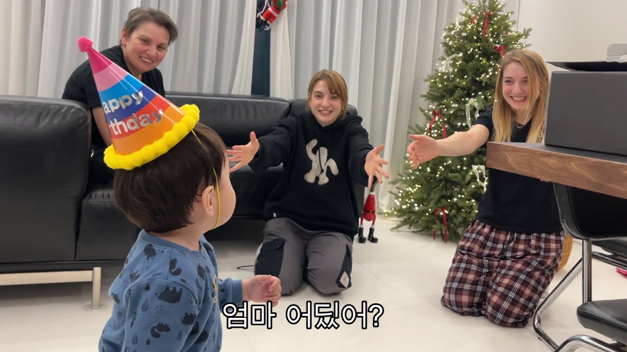 아직도 엄마랑 쌍둥이 이모가 헷갈리는 아기