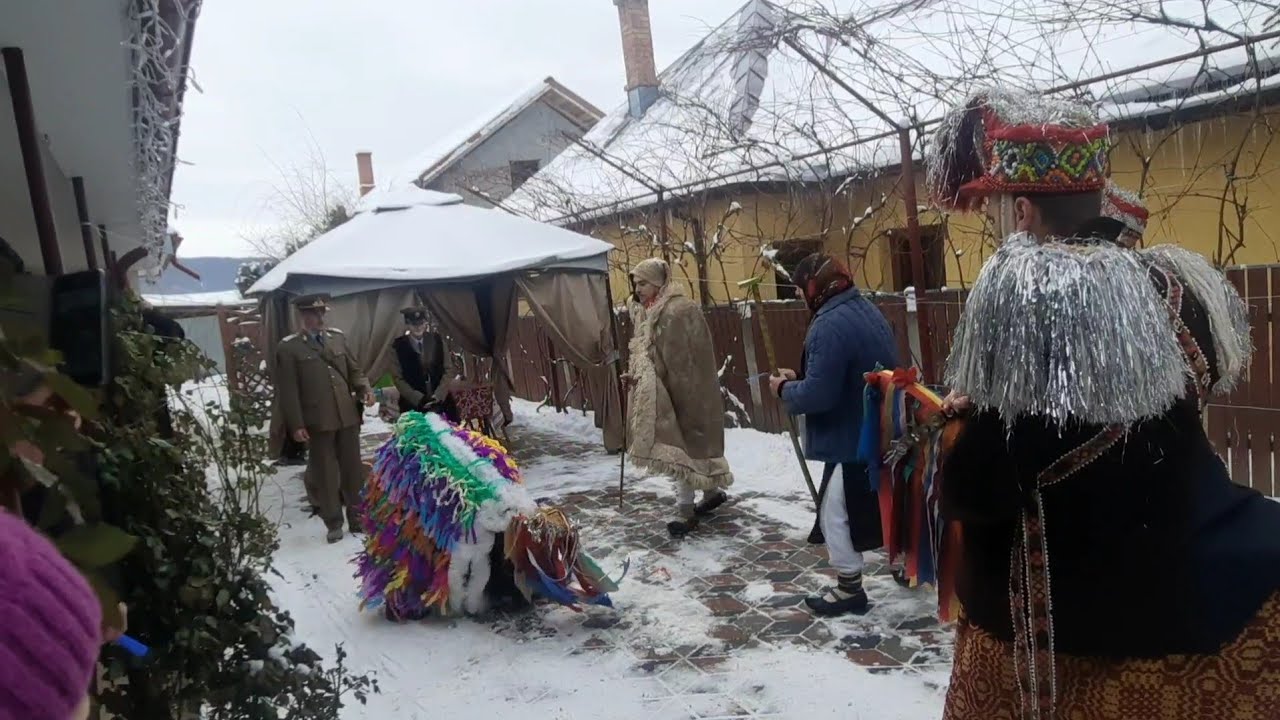 obiceiuri de anu nou,cu capra de la gosmani prin sat