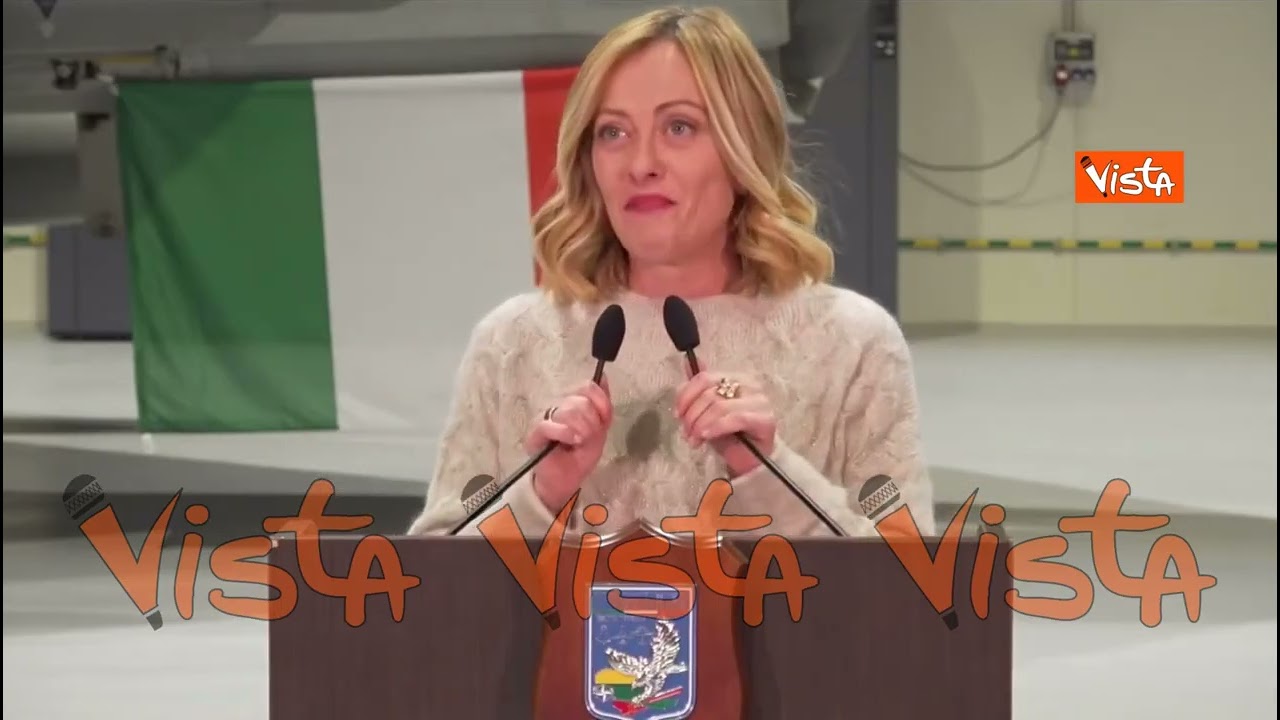 Giorgia Meloni si commuove davanti ai militari italiani in Lituania: «L'Italia è fiera di voi»