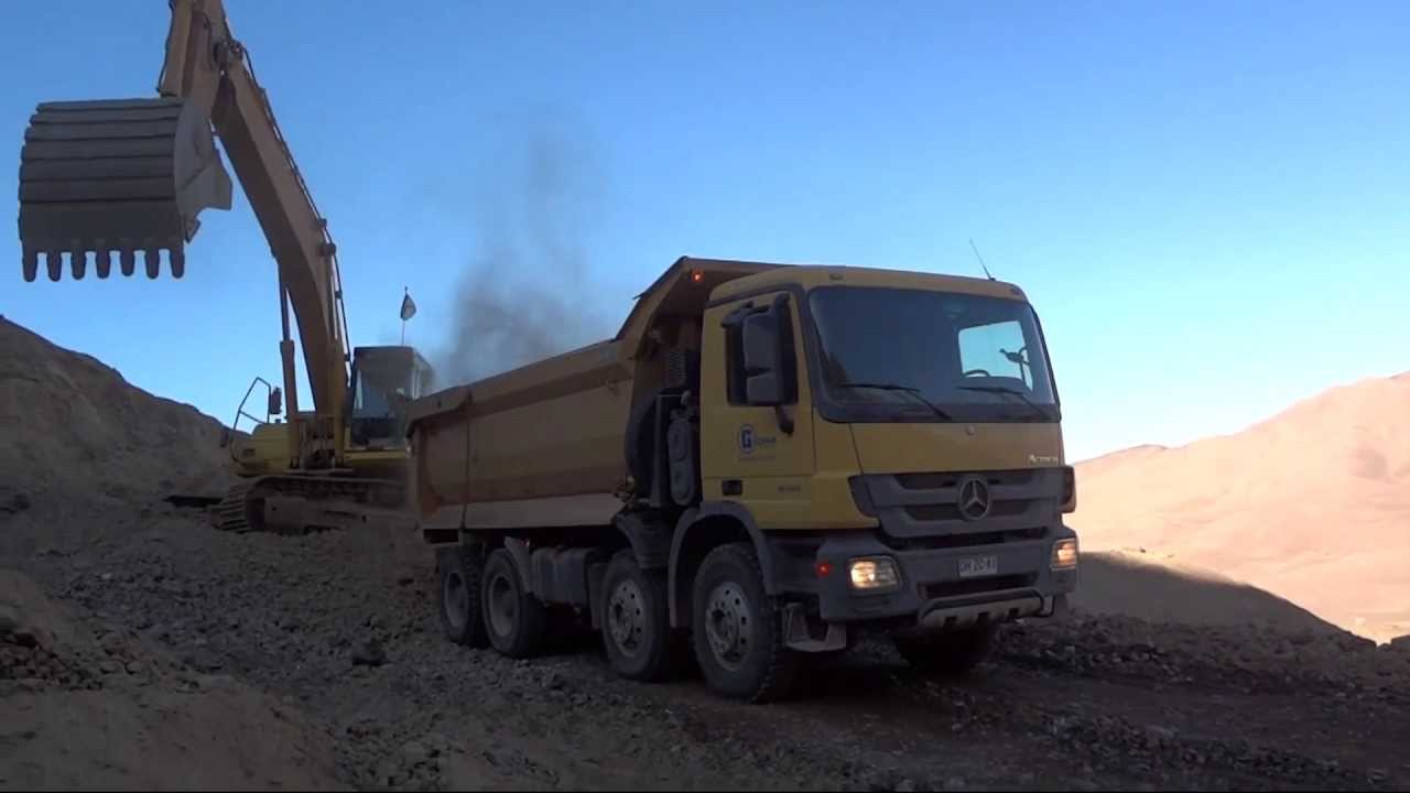 CAMION MERCEDES 4144 EN LOS CERROS DE ALTO HOSPICIO PARTE 1