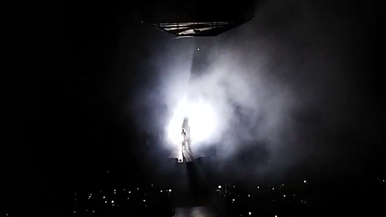 Malú - Inicio concierto + Ingobernable