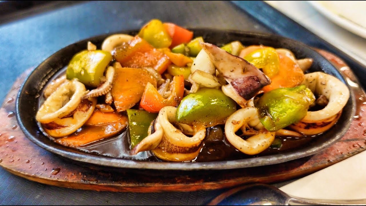 Tasty FILIPINO STREET FOOD in Malta! 🇲🇹 🇵🇭 Pinoy Food in La Valletta