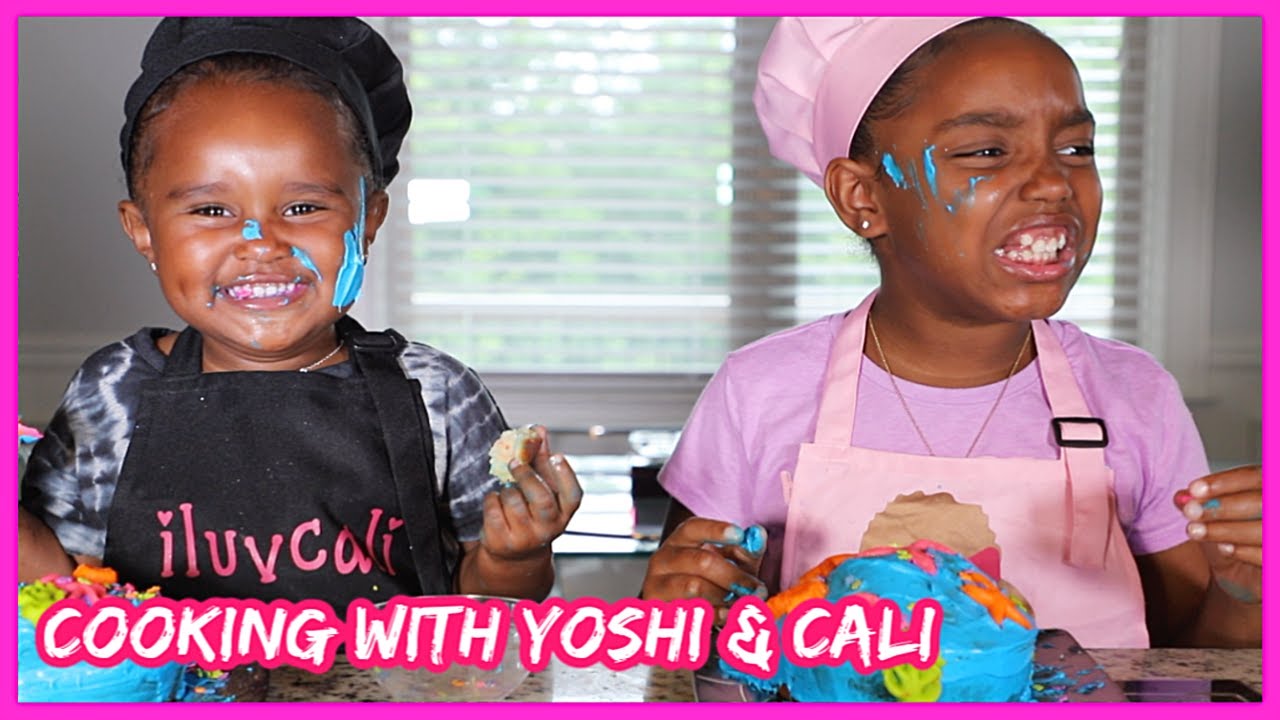 DIY: BAKING A SUMMER CAKE WITH MY BABY COUSIN | YOSHIDOLL