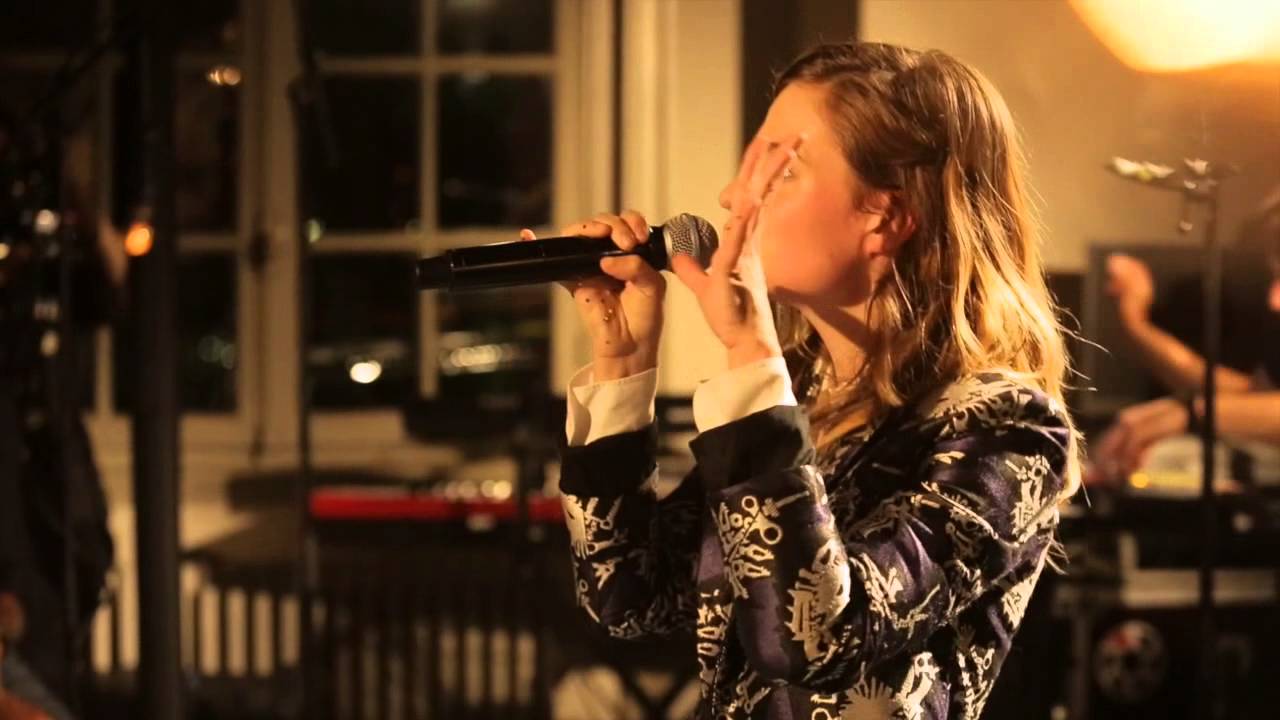CHRISTINE AND THE QUEENS - Ugly Pretty (Live)