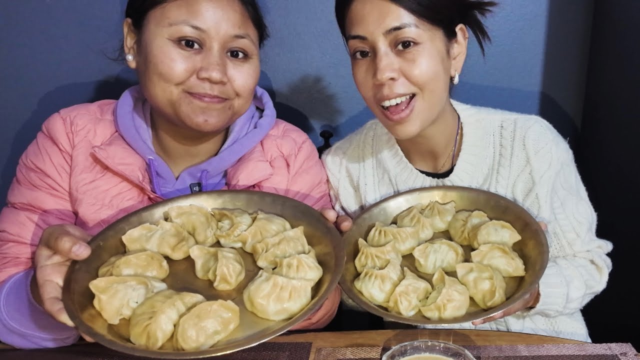 Dd Baine Chicken Momo Mukbang 🥟