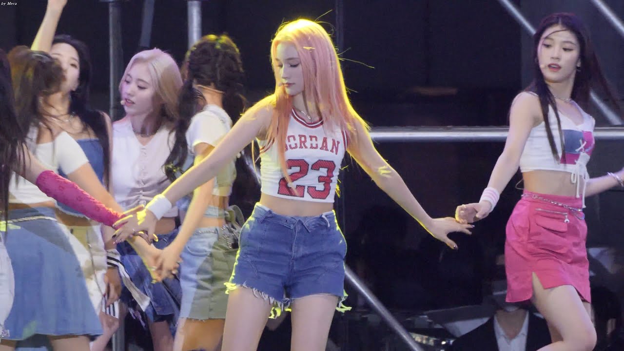 220917 케플러(Kep1er) - 'Up!' 휴닝바히에 HUENING BAHIYYIH 4K Cam (청년의날축제)