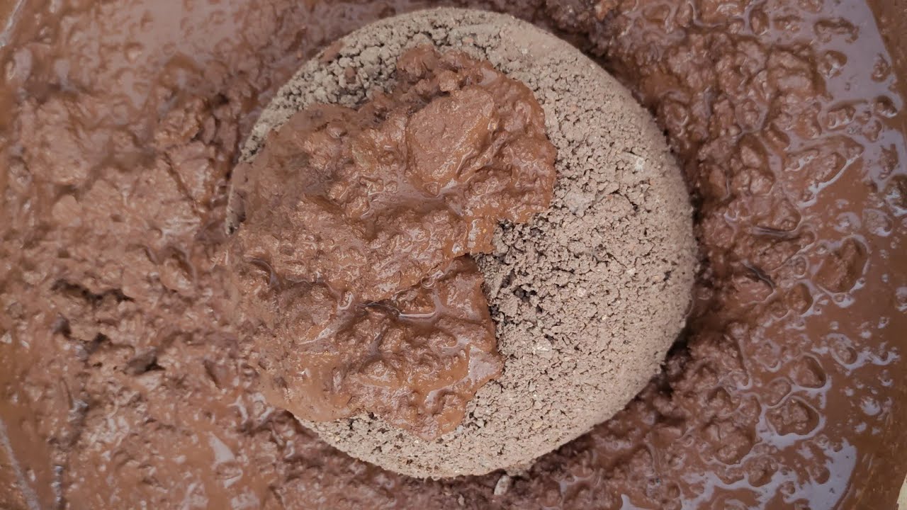 ASMR: Red dirt giant gritty soft bowls crumbling and dipping in water.very satisfying.