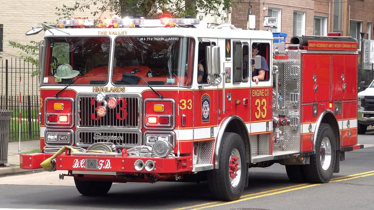 DCFD Engine 33 & Medic 33 Responding
