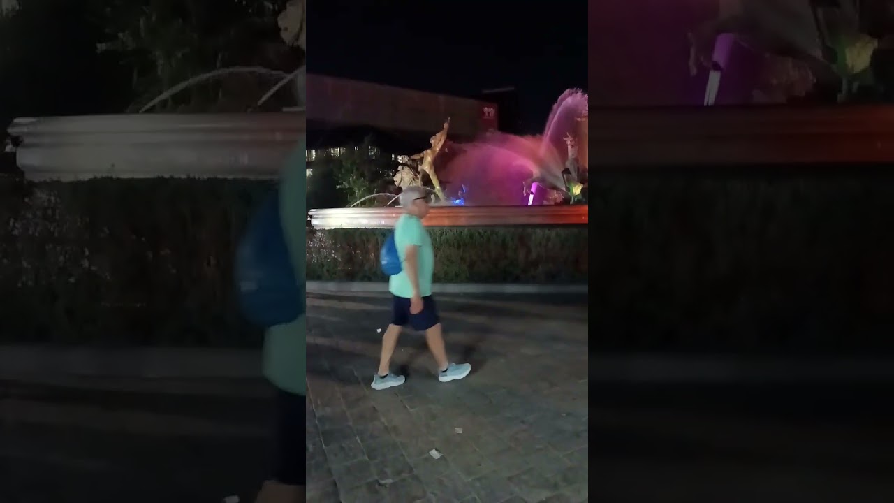 Demaciada gente en la macro plaza de noche en Monterrey nl 😱📸#destacar #Todos #reelsvideo 